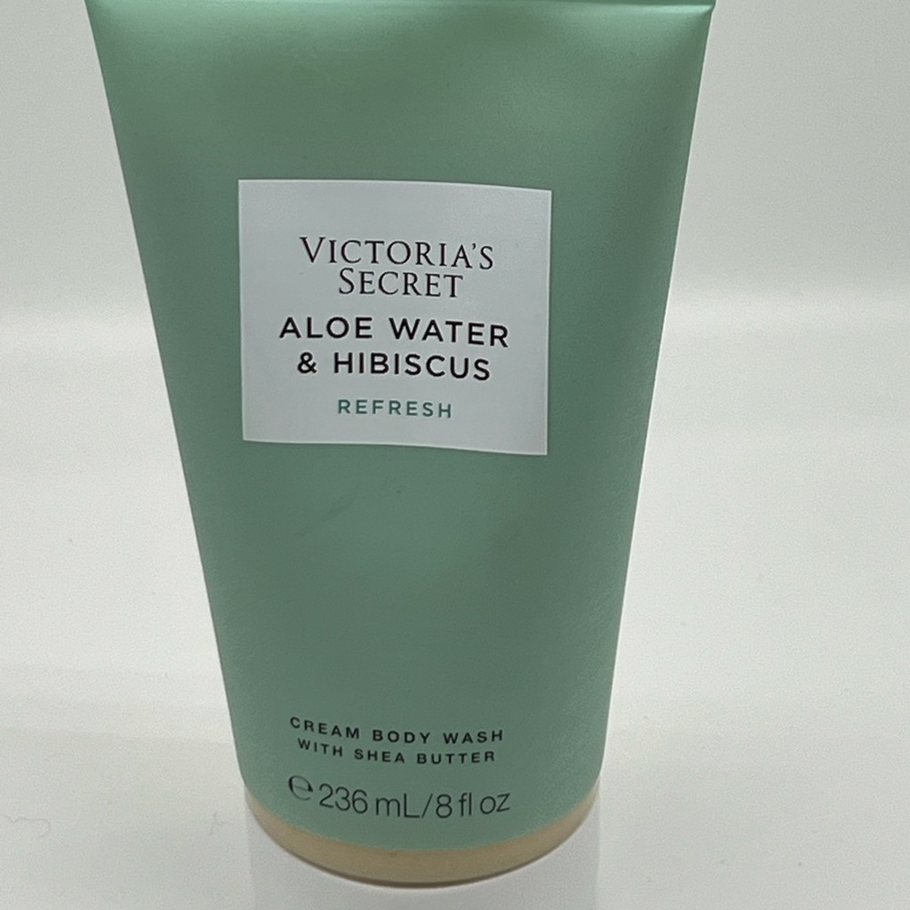 Victoria's Secret Cream Body Wash with Shea Butter   size 8fl. oz